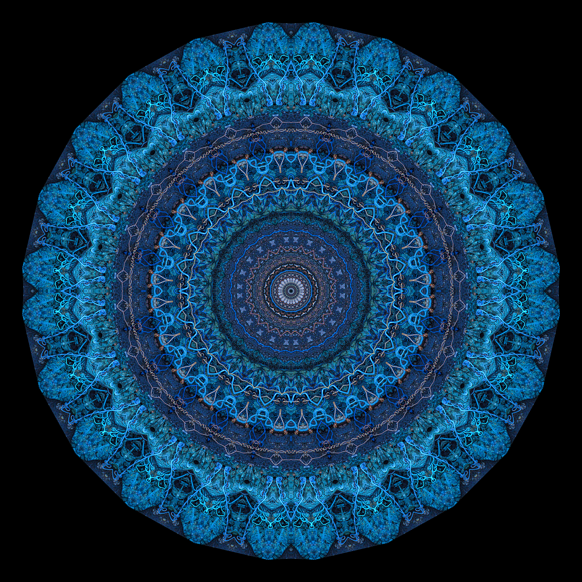 Uchaan Arts : Clustered circular mandala